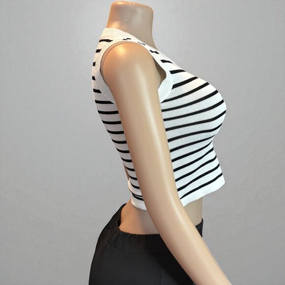Striped Sleeveless Knitted Base Shirt - Picture 4 of 6